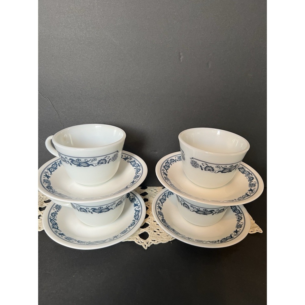 Corelle Old Town Blue Milk Glass Eight-Piece Cup & Saucer Set Floral Blue White